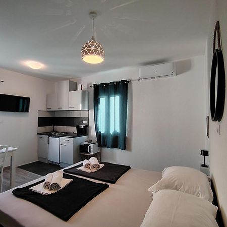 **Stone House ** Trogir Center ** Old Town Apartment Bagian luar foto