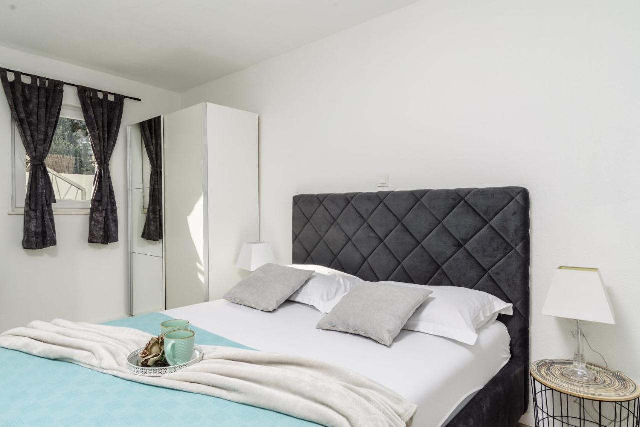 **Stone House ** Trogir Center ** Old Town Apartment Bagian luar foto