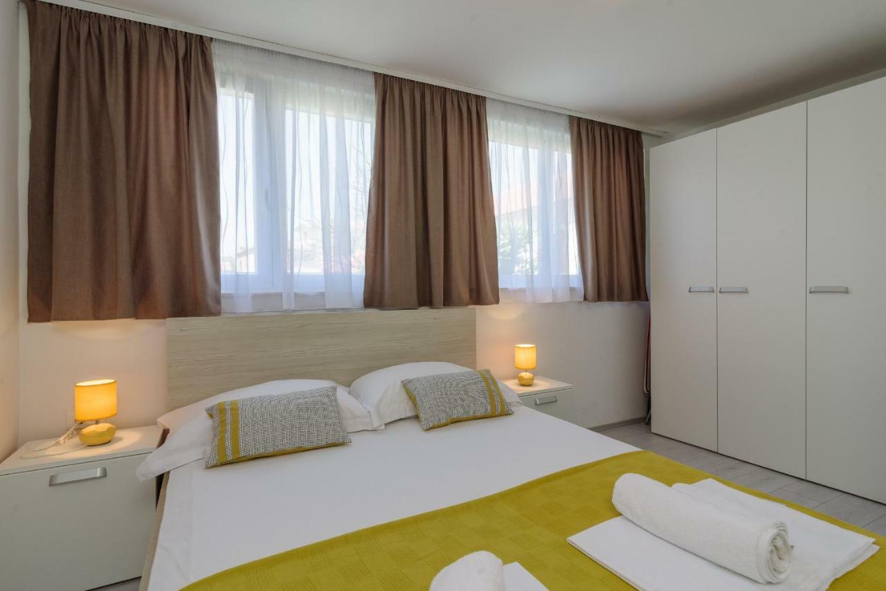 **Stone House ** Trogir Center ** Old Town Apartment Bagian luar foto