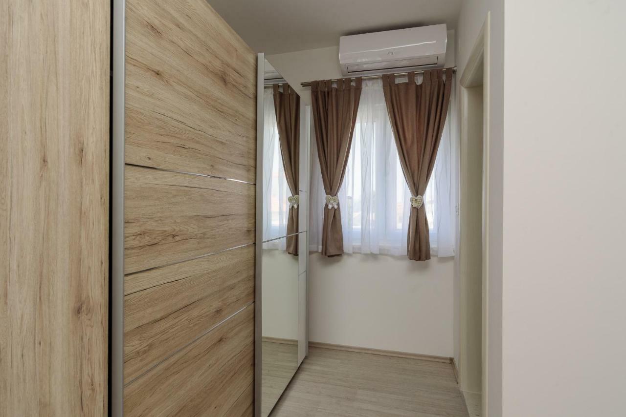 **Stone House ** Trogir Center ** Old Town Apartment Bagian luar foto